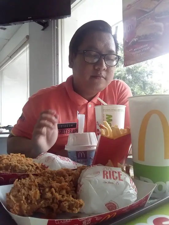 Gambar Makanan McDonald's Raya Darmo 2