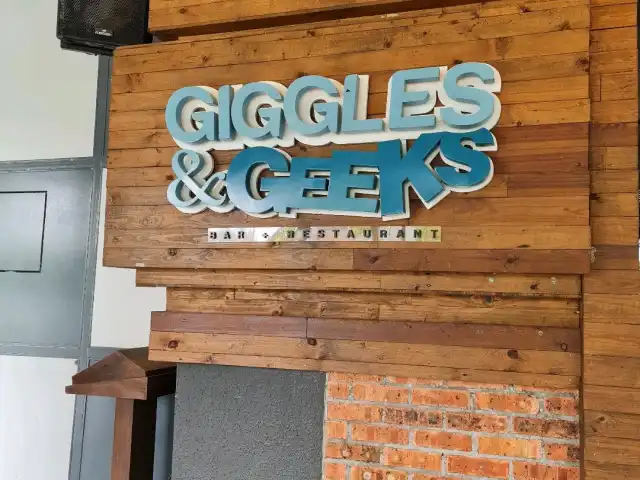 Giggles & Geeks Food Photo 9