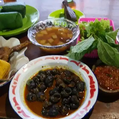 Rumah Makan Saung Punclut Ciater