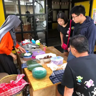 nasi gandul Mbak Kitut