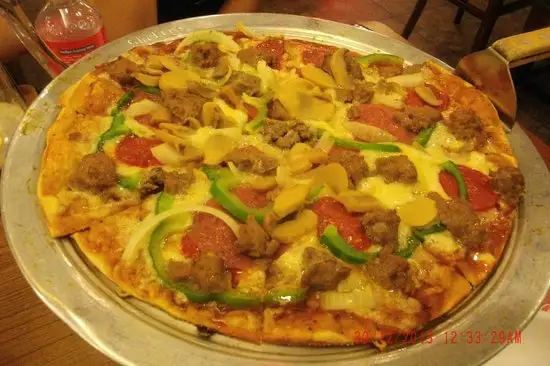 Shakey's Food Photo 3