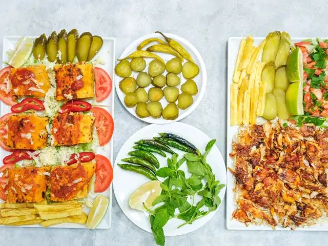 By Cem Döner & Meze & Künefe'nin yemek ve ambiyans fotoğrafları 1