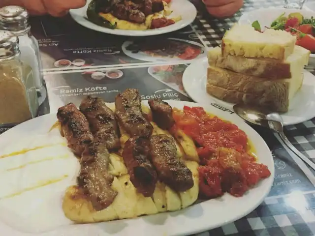 Arasta Park Köfteci Ramiz'nin yemek ve ambiyans fotoğrafları 12