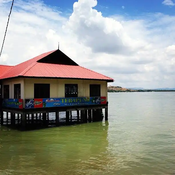 Restoran Terapung Pulau Aman (Floating Restaurant)