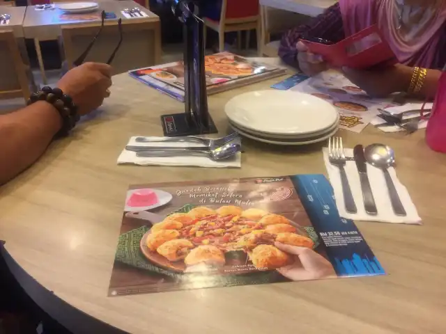 Pizza Hut Food Photo 12