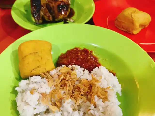 Gambar Makanan Nasi Uduk Ikhwan - Bintaro 9 walk 1