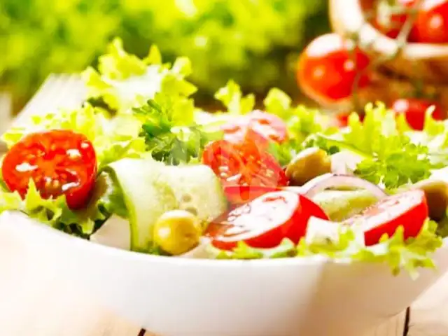 Gambar Makanan Salad Buah & Salad Sayur Roll by Noel Kitchen Madison, Apartement Madison Park 8