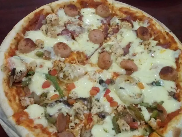 Gambar Makanan Pizza Combi 19