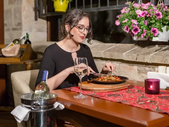 Otantik Restoran & Şarapevi'nin yemek ve ambiyans fotoğrafları 7