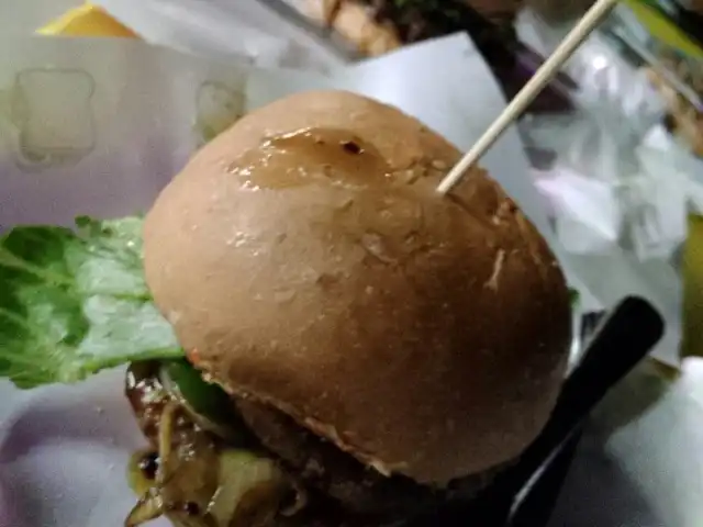 Matsaleh Burger Food Photo 3
