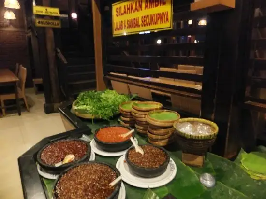 Gambar Makanan Warung Nasi Ampera 16