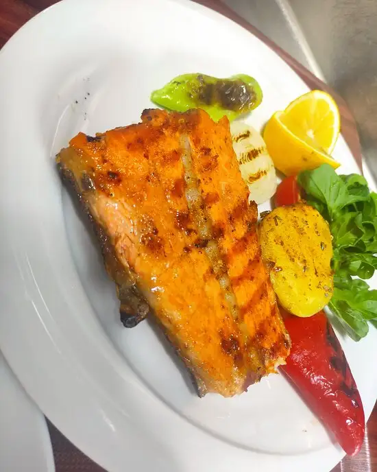 Rainbow Fish & Meat Restaurant'nin yemek ve ambiyans fotoğrafları 19