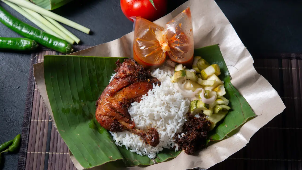 JET NASI KUKUS AYAM BEREMPAH