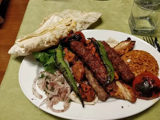 Şirazen Döner'nin yemek ve ambiyans fotoğrafları 1