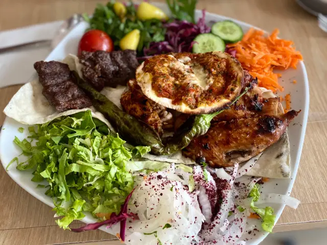 Bir Şah Kebap'nin yemek ve ambiyans fotoğrafları 1