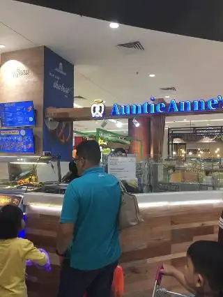 Auntie Anne's