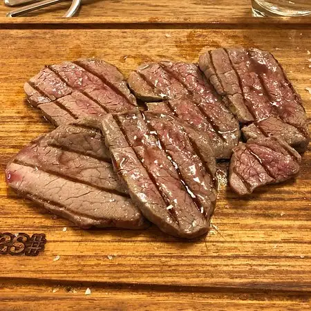 Nusr-Et Steakhouse Sandal Bedesteni'nin yemek ve ambiyans fotoğrafları 4