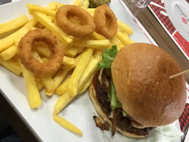 Tikoko Tire Köfte&Hamburger'nin yemek ve ambiyans fotoğrafları 15