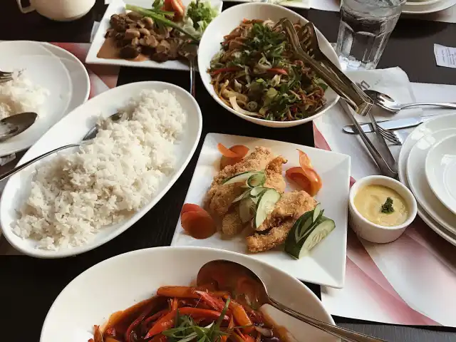 Mandarin Plaza Hotel Food Photo 12