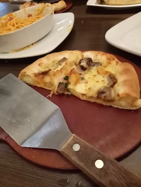 Gambar Makanan Pizza Hut Padjajaran 15