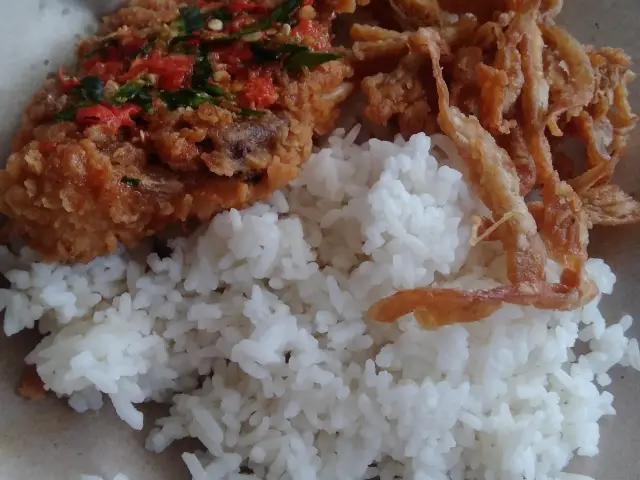 Gambar Makanan Ayam Geprek Pangeran 5