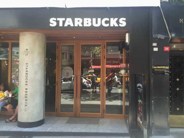 Starbucks Reserve'nin yemek ve ambiyans fotoğrafları 3