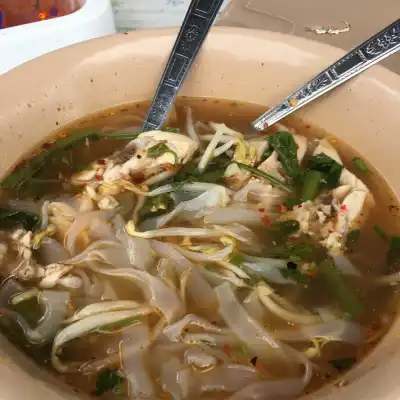 abang karim kuey teow sup thai