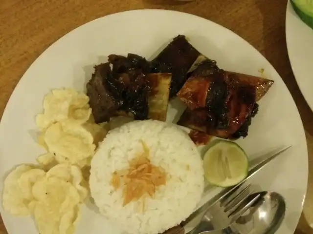 Gambar Makanan Rijsttafel Resto 16