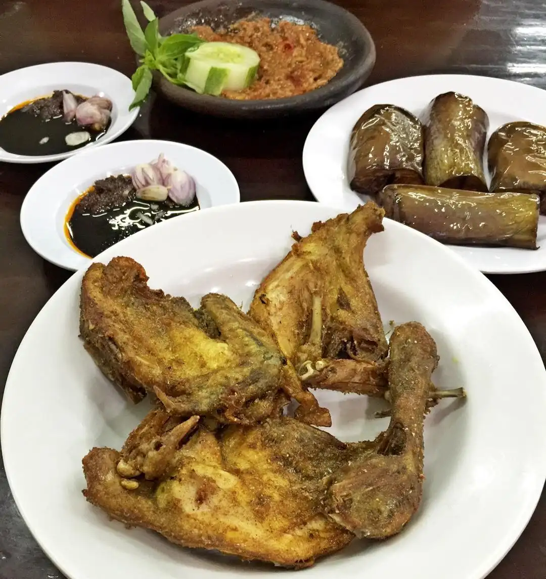 Ayam Goreng Mitra Pemuda