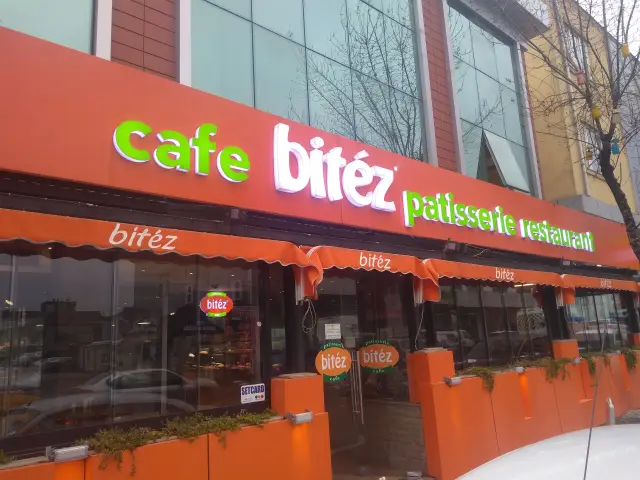 Cafe Bitez Patisserie Restaurant'nin yemek ve ambiyans fotoğrafları 3
