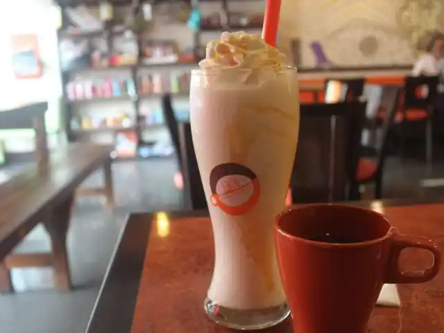 Lucky Bean Coffee Bar Food Photo 5