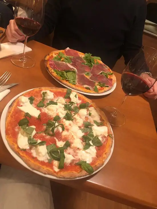 Pizzeria Pera'nin yemek ve ambiyans fotoğrafları 63