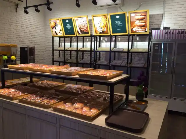 Gambar Makanan Tokomi Bakery 10