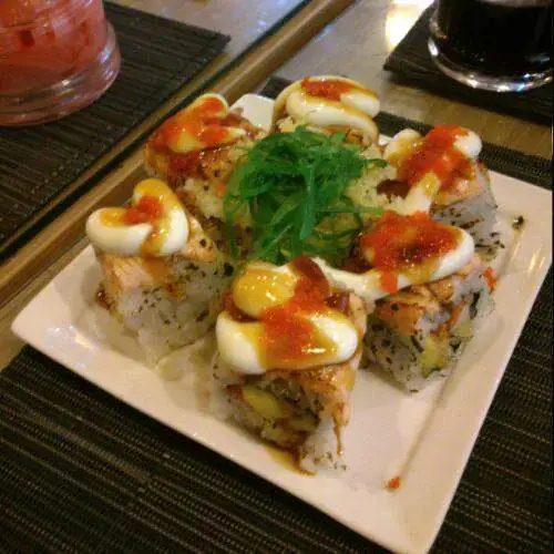 Gambar Makanan Sushi Cafe 17