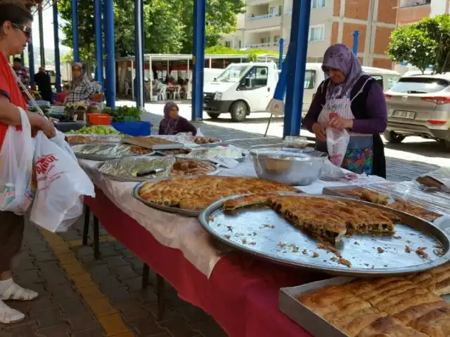 Seferihisar Salı Pazarı'nin yemek ve ambiyans fotoğrafları 5