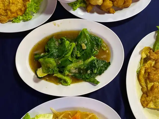 Adam Tomyam Thai Seafood