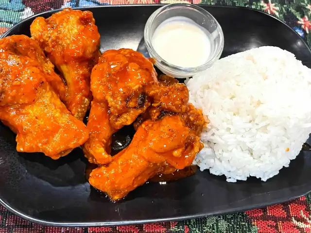 Boggsy’s Hot Wings - Corrales Hayes Street Food Photo 1