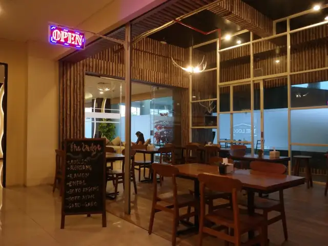 Gambar Makanan The Lodge Coffee & Eatery 7