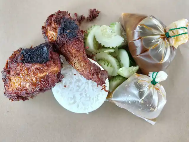 Faizal Nasi Kukus Ayam Berempah