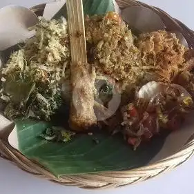 Gambar Makanan Warung Nasi Bu Ernie, Kerobokan 9