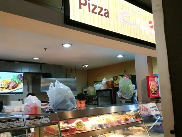 Gambar Makanan Pizza Grand Lucky 8