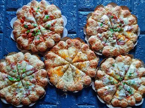 1 Pizza Is Never Enough, Neglasari