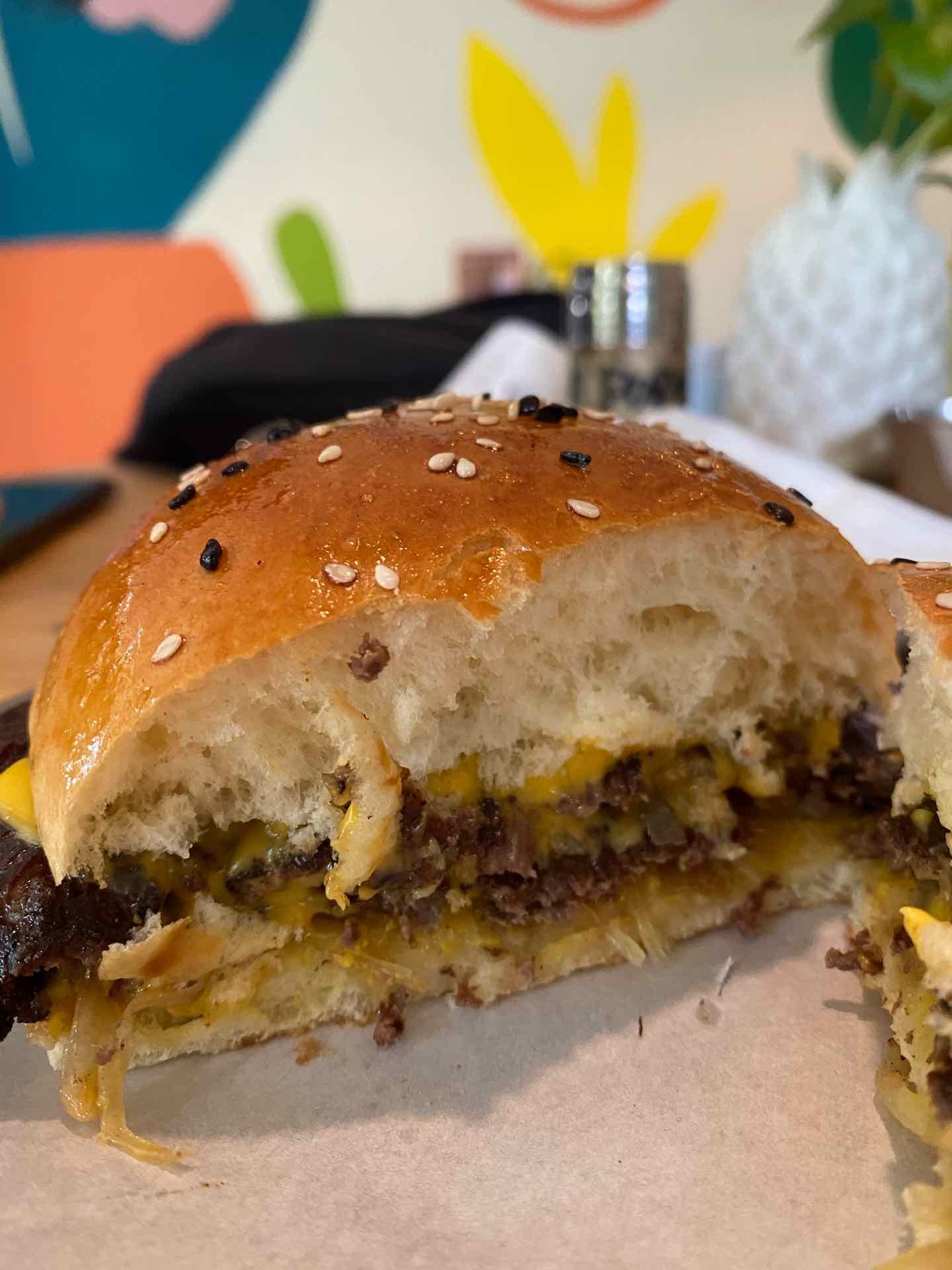 Belly Bandit terdekat Restoran dan Tempat Makan Barat terdekat di Jakarta