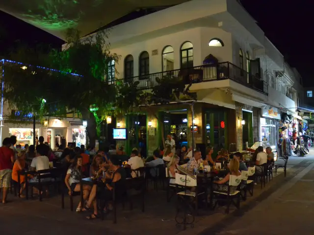 Köşem Pub & Cafe & Restaurant'nin yemek ve ambiyans fotoğrafları 3