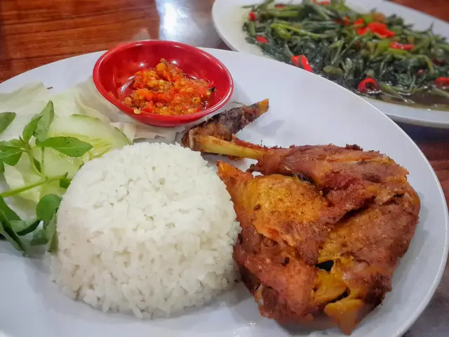 Gambar Makanan Ayam Geprek 13