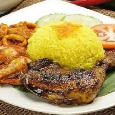 Nasi Ayam Panggang@TapakPasarMalamSaujanaUtama