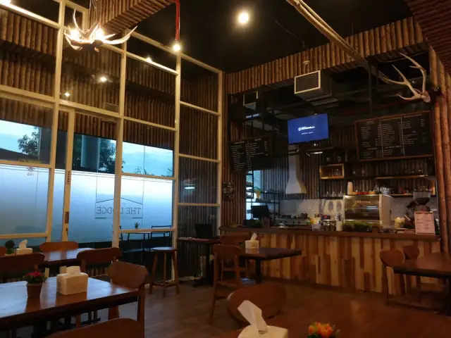 Gambar Makanan The Lodge Coffee & Eatery 2