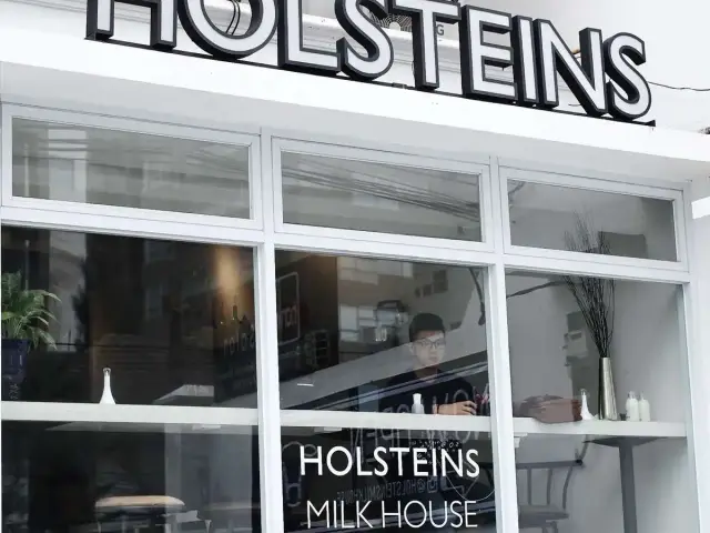 Gambar Makanan Holsteins Milk House 7