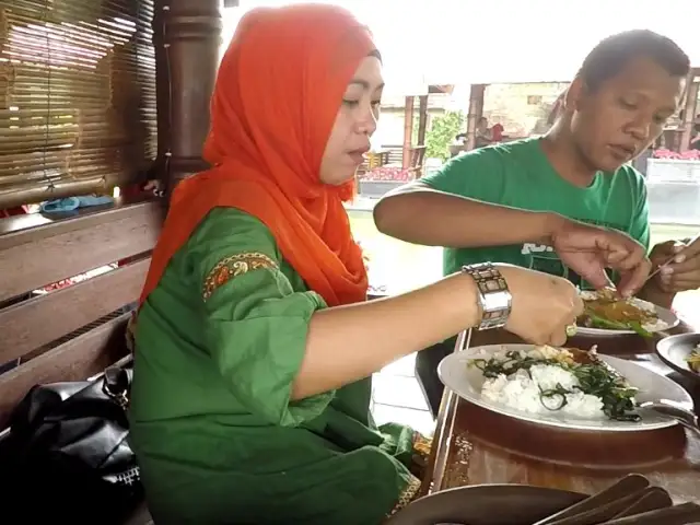 Gambar Makanan Wisata Warung Wareg 14