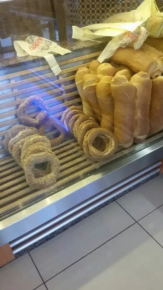 Tüylüoğlu Ekmek & Pasta'nin yemek ve ambiyans fotoğrafları 3